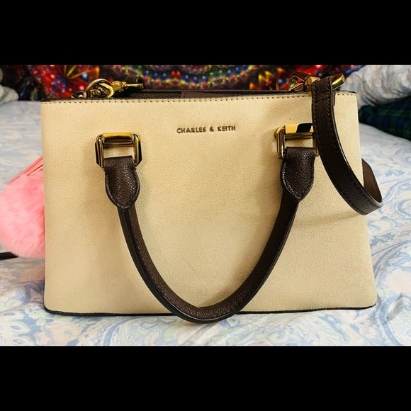 Charles and Keith small satchel bag - Picture 2 of 4
